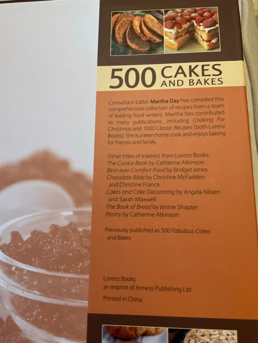 500 Cakes and Bakes Cookbook